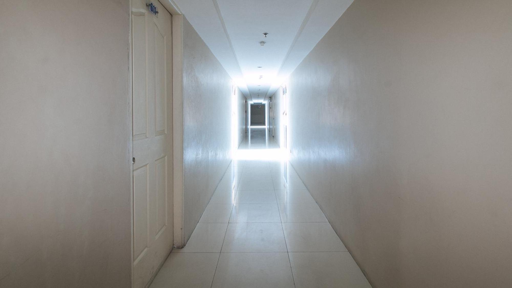 Reddoorz @ Melbourne Suites Makati Makati City Exterior photo