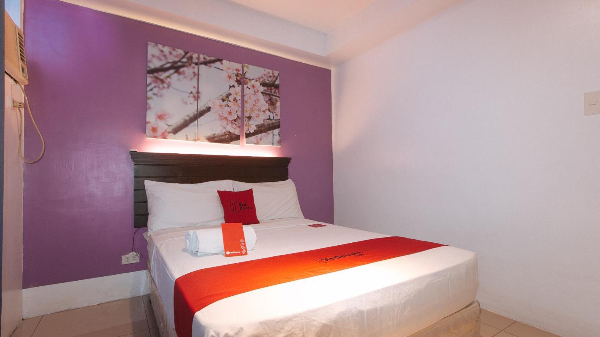 Reddoorz @ Melbourne Suites Makati Makati City Exterior photo